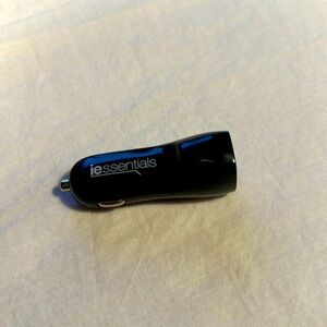 Iessentials Vehicle Charging plug